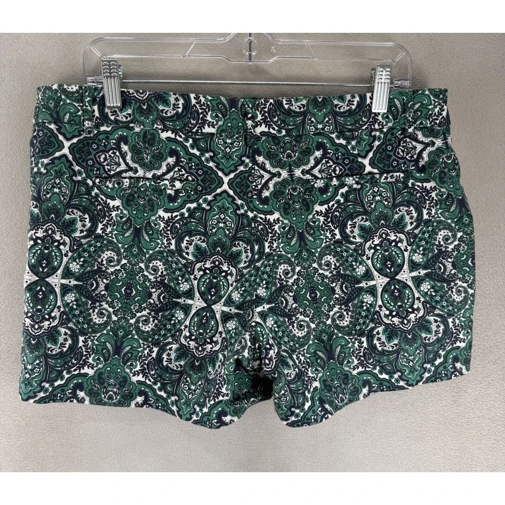 Dalia Women's Sz 12 (US Large) All‎ Over Green Floral & Paisley Print Shorts